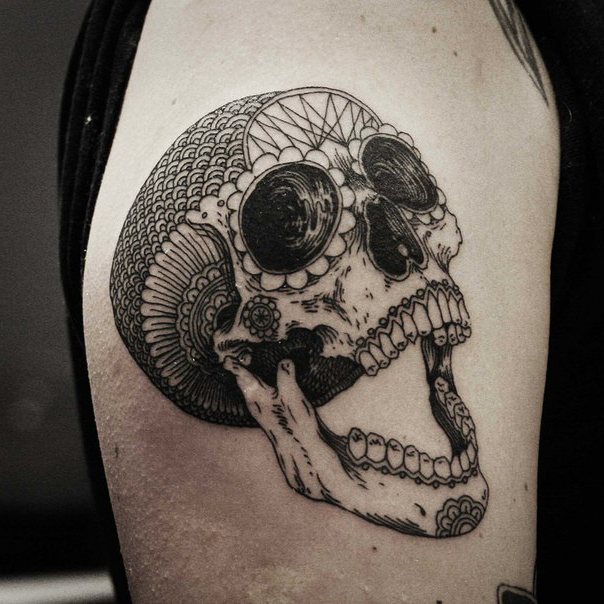 Latin Scull Graphic tattoo idea