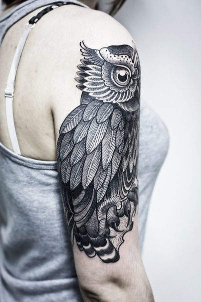 Shoulder Big Eyes Owl Graphic tattoo idea