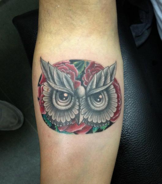 Flower Eyes Owl tattoo by Resul Odabaş