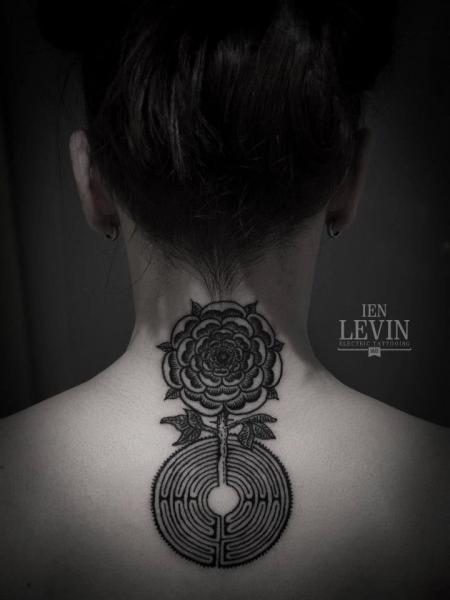 Flower Labirynth Dotwork tattoo by Ien Levin