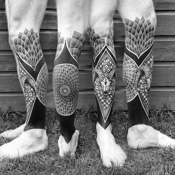 Ram Scull Blackwork tattoos on Leg