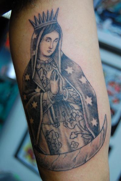 Star Cape Praying Mary Blackwork tattoo by Illsynapse