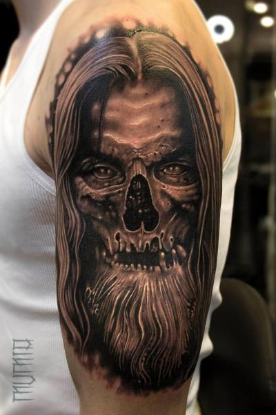 Undead Scull tattoo by Mumia Tattoo