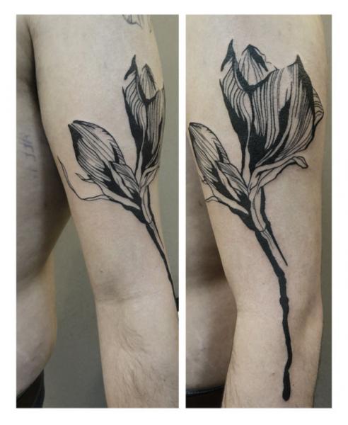 Unopened Bud Blackwork tattoo by Julia Rehme