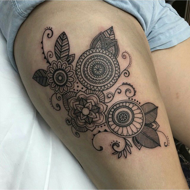 Mehendi Thigh Tattoo for girls