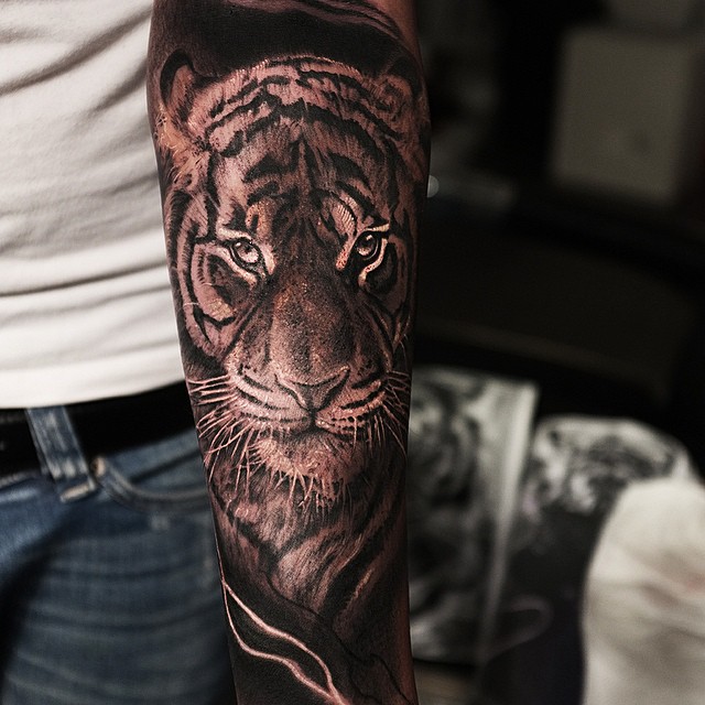 Close Up Look Tiger tattoo