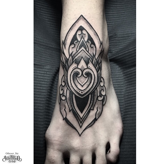 Dotwork tattoo on Foot