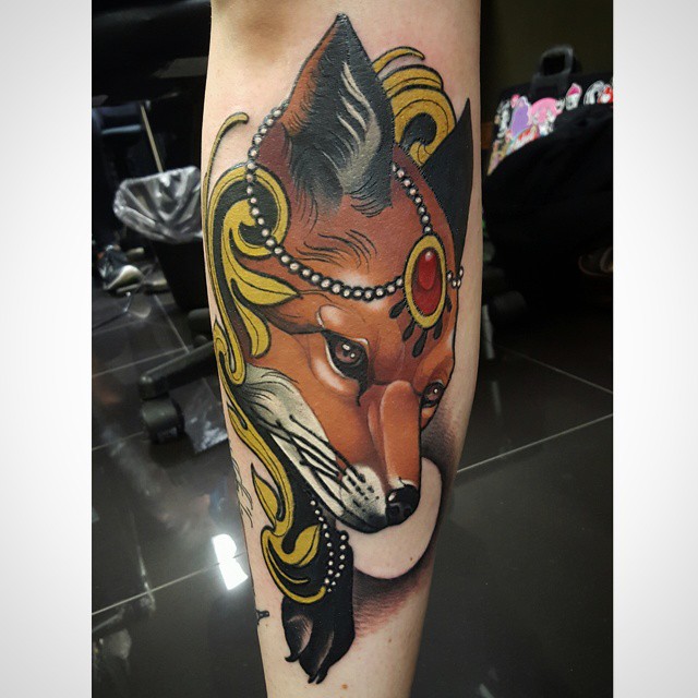 Jewelery Fox tattoo on Arm