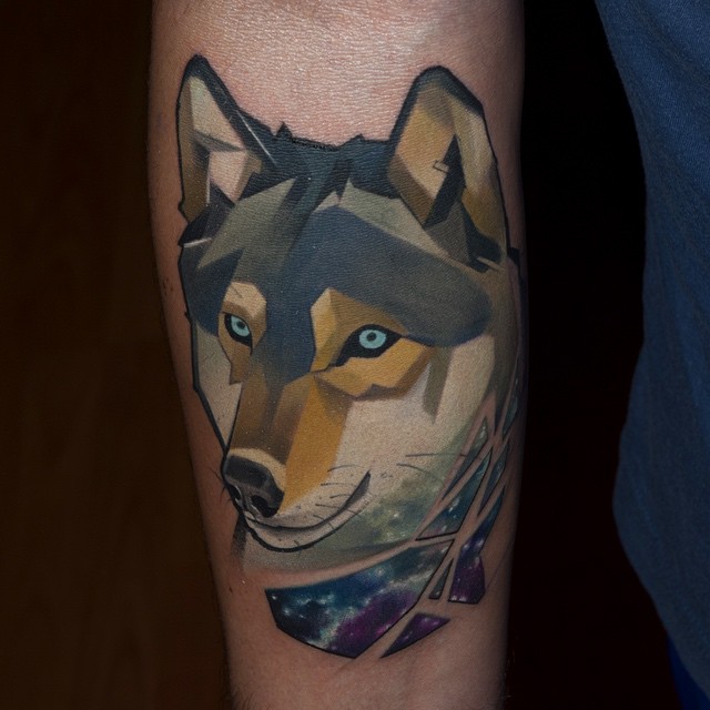 Arm Wolf an Night Tattoo