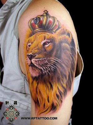 Watercolor Lion Tattoo Design on Shoulder