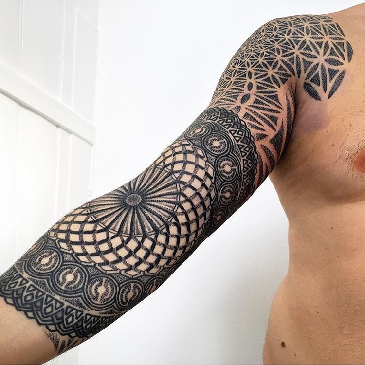 Dotwork Pattern Sleeve