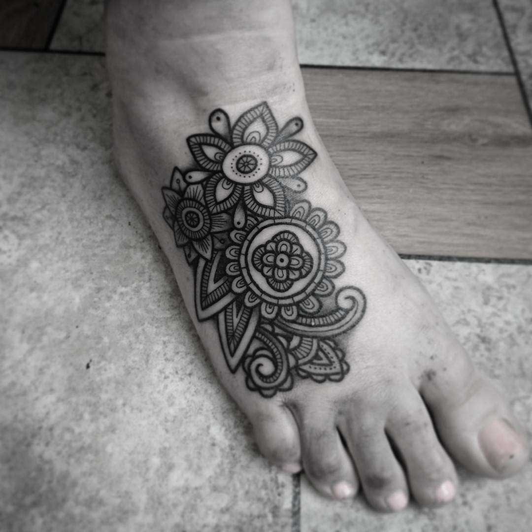 foot tattoo pattern flowers