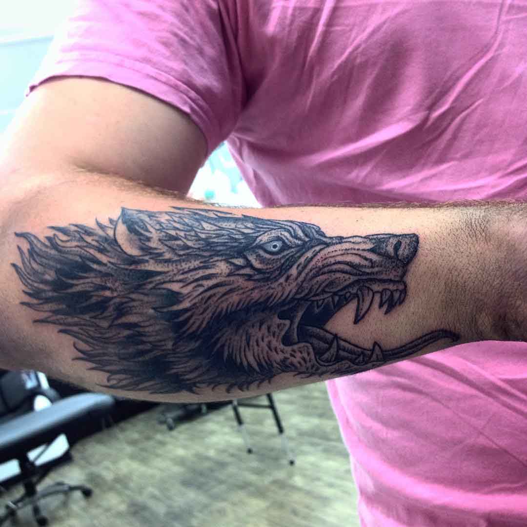 forearm wolf tattoo