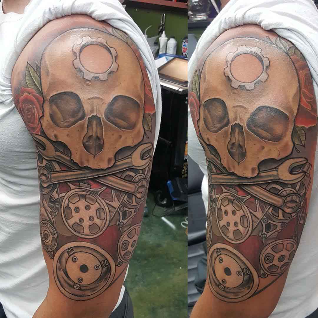 skull tattoo on shoulder