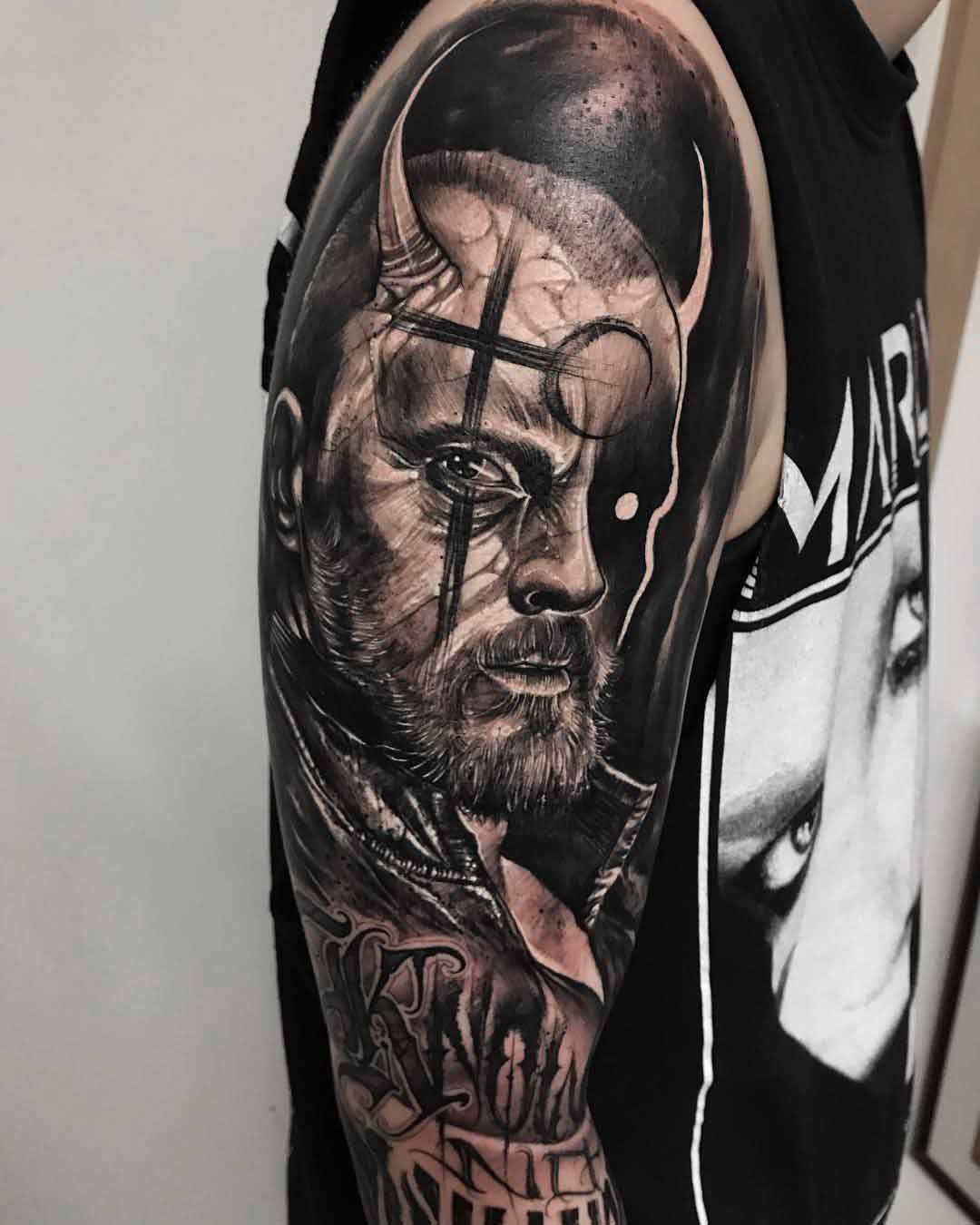 shoulder tattoo captain flint